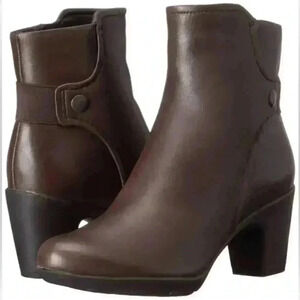 Clarks Women Lucette Jewel Dark Brown Leather Ankle Boots Rubber Sole Size 10